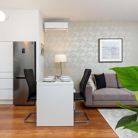 Royal City Center Mennica Residence By Noclegi Renters Warszawa Eksteriør bilde