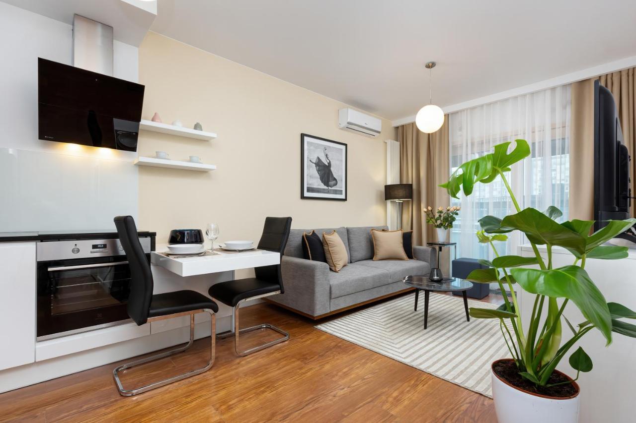 Royal City Center Mennica Residence By Noclegi Renters Warszawa Eksteriør bilde