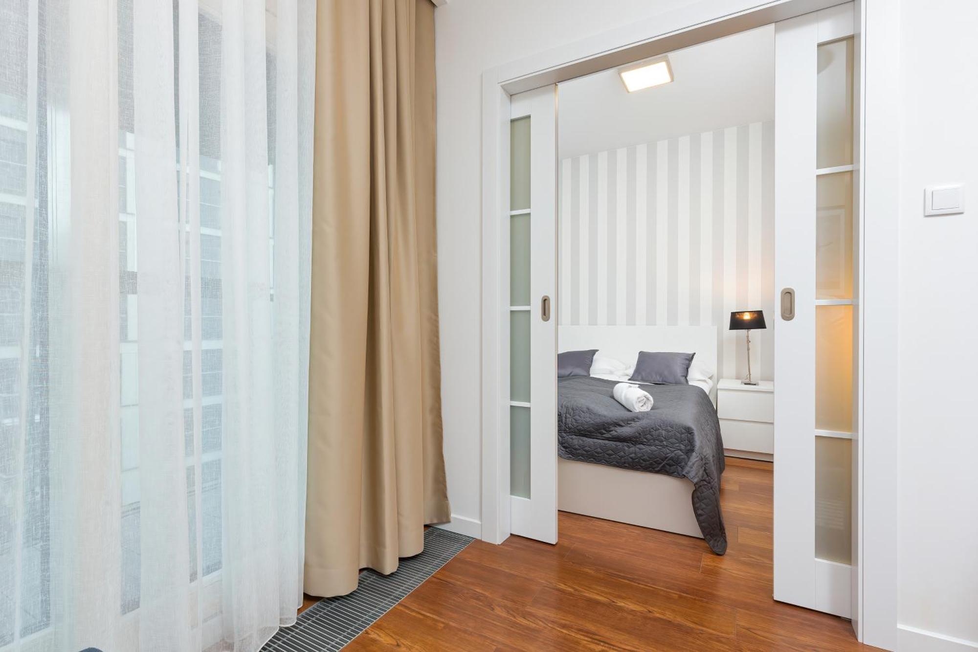 Royal City Center Mennica Residence By Noclegi Renters Warszawa Eksteriør bilde