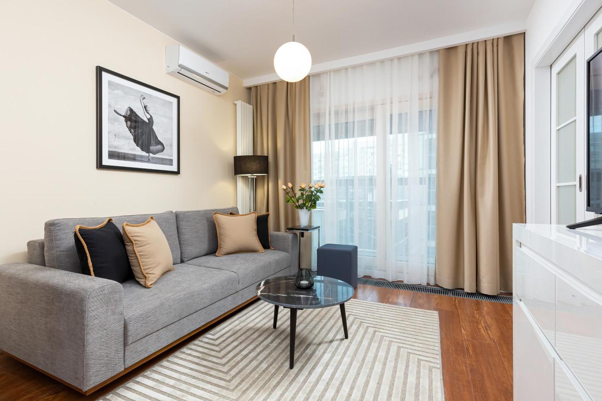 Royal City Center Mennica Residence By Noclegi Renters Warszawa Eksteriør bilde