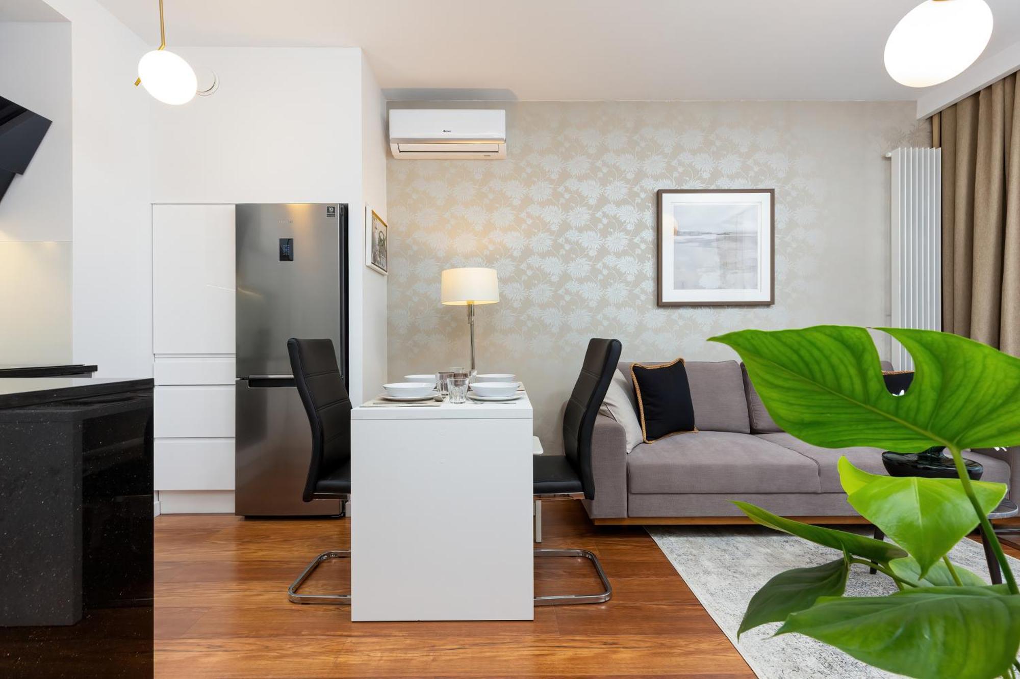 Royal City Center Mennica Residence By Noclegi Renters Warszawa Eksteriør bilde