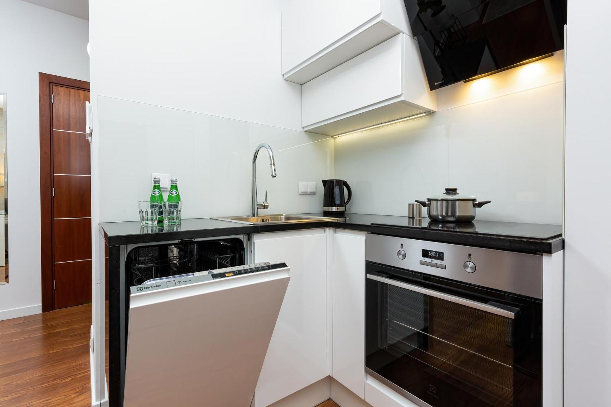Royal City Center Mennica Residence By Noclegi Renters Warszawa Eksteriør bilde