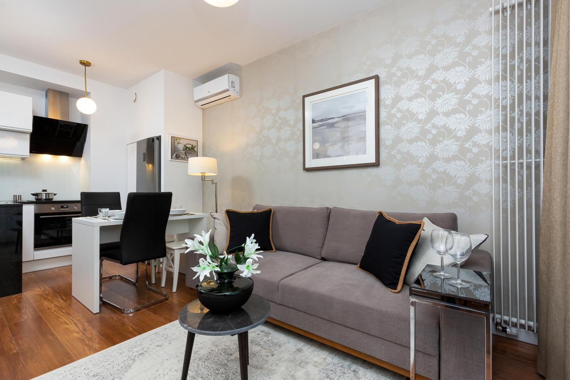 Royal City Center Mennica Residence By Noclegi Renters Warszawa Eksteriør bilde