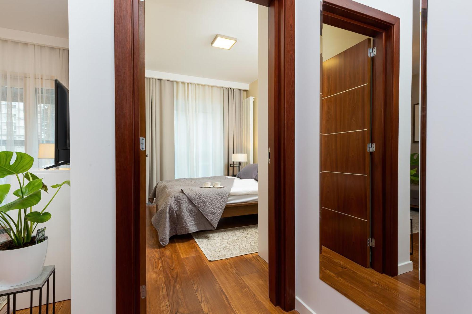 Royal City Center Mennica Residence By Noclegi Renters Warszawa Eksteriør bilde